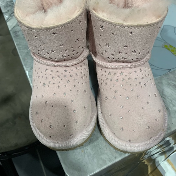 COPY - Pink ugg boots (toddlers) - Picture 6 of 6